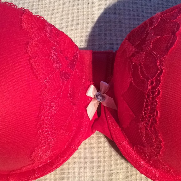 Victoria’s Secret Red Bra - Picture 2 of 4